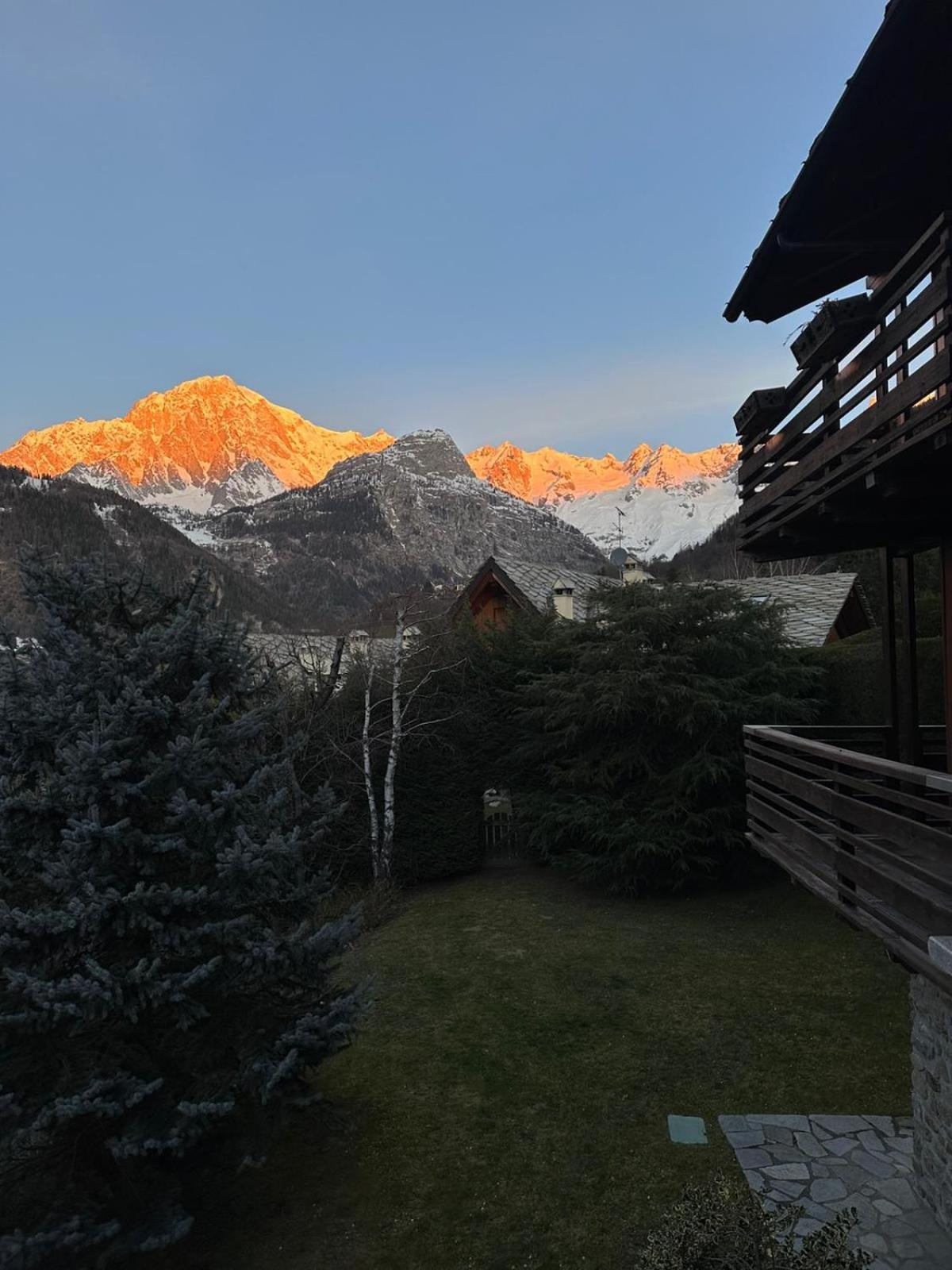 Courmayeur~Navetta Gratuita Per Il Centro+Impianti Exteriér fotografie